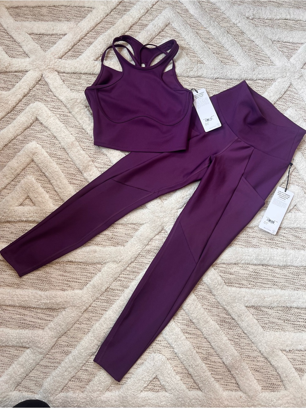 SET!(2) ALO Airlift Enchanted 7/8 Leggings XS & Tank Bra XS Set Deep Plum BNWT!